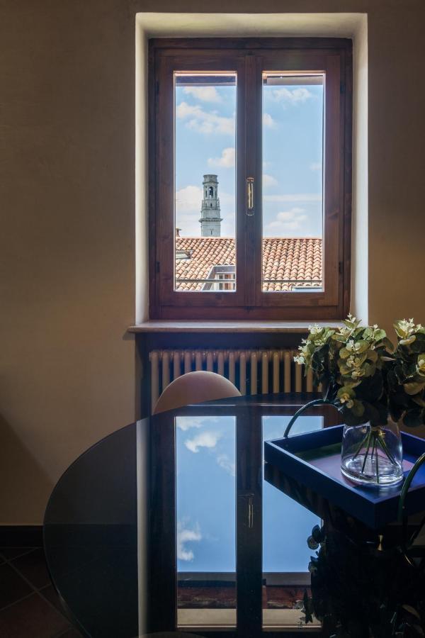 Ponte Pietra No 5 Sulla Romantica Scalinata Verona Exterior foto
